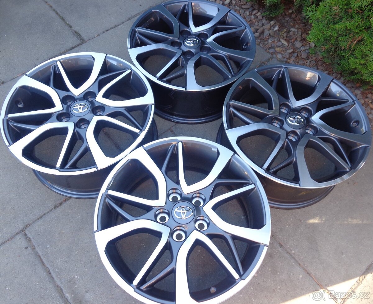 5x114,3 17" original Toyota alu kola