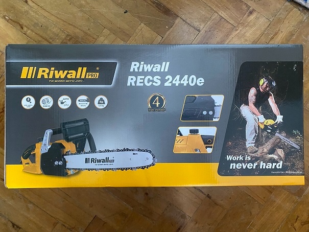 Elektrická řetězová pila Riwall