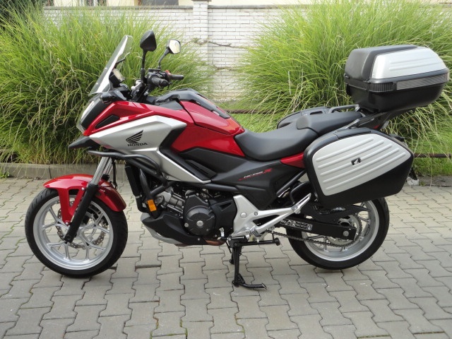 HONDA NX750X