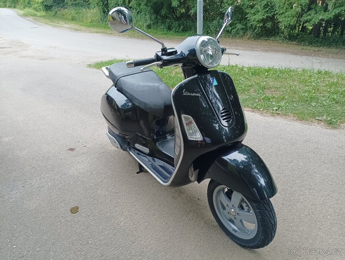 Skútr Vespa GTS 125