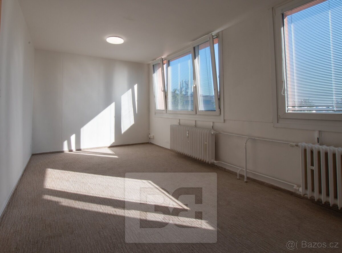 Prostorný byt 2+kk s balkonem v klidné lokalitě u metra Budě