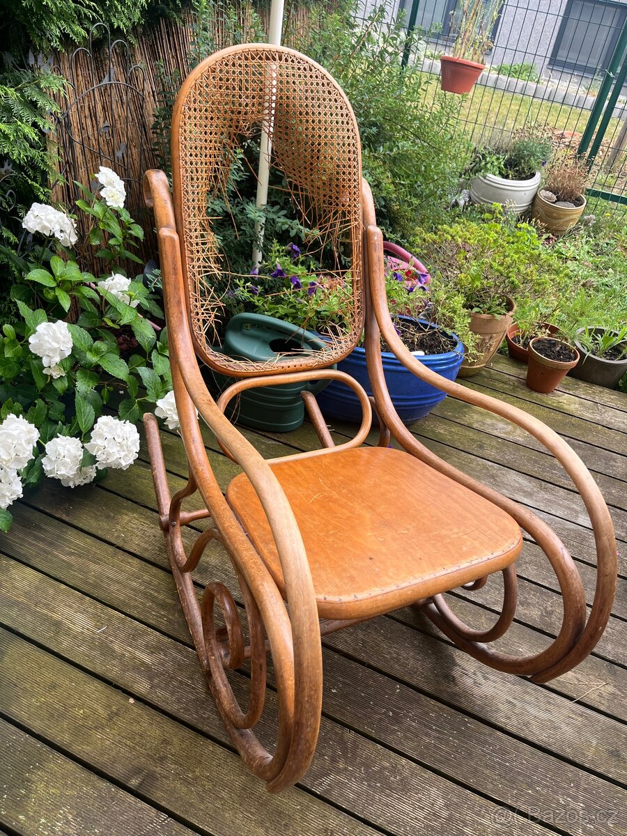 Houpací křeslo Thonet/TON č.10