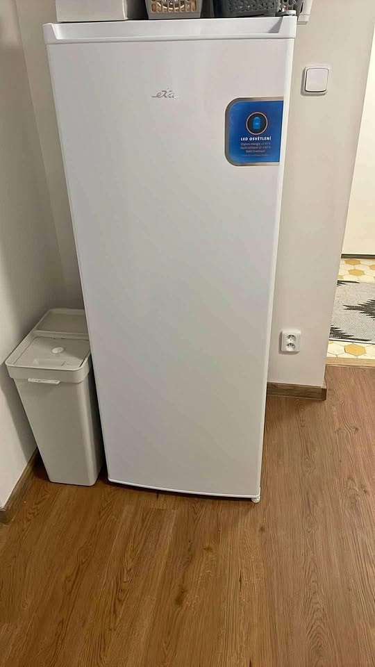 Lednička ETA 240L