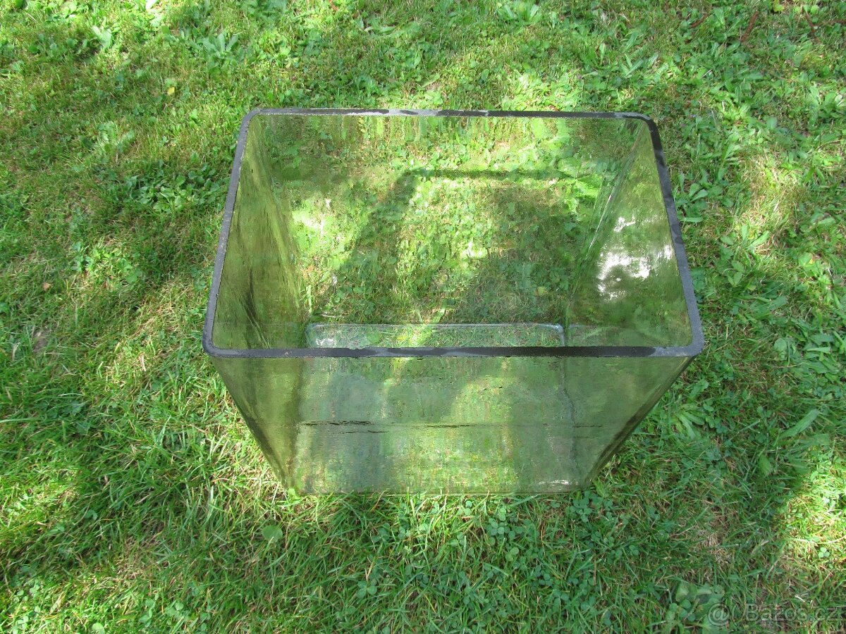 Skleněné jednolité akvárium