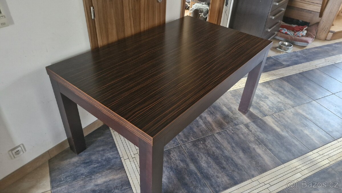 Zakázkový stůl