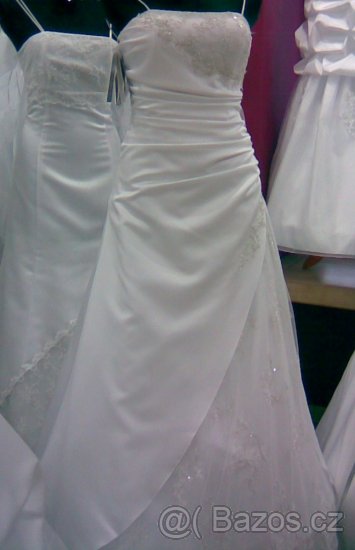 Svatební šaty
