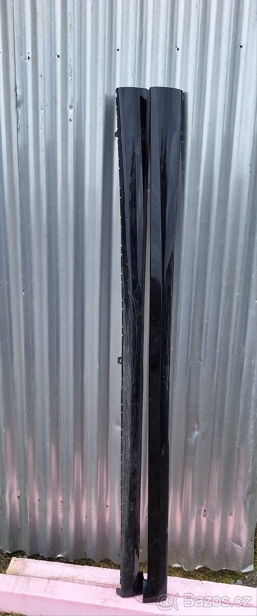 Prahy Audi rs3 . Číslo dílu 8V4.853.860.A