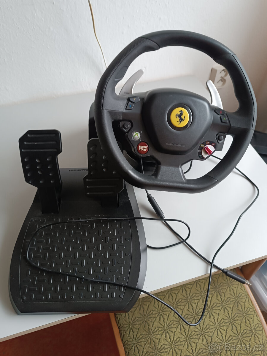 Volant Thrustmaster Ferrari 45