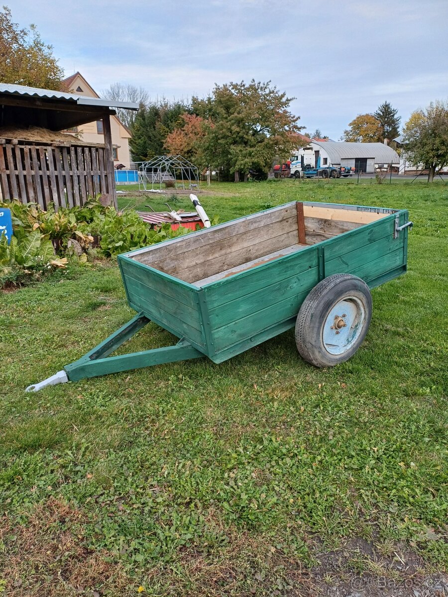 Dvoukolák za traktor