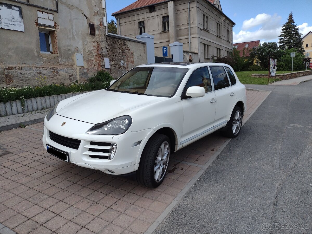 Porsche Cayenne 3.0D 2009 na přihlášení