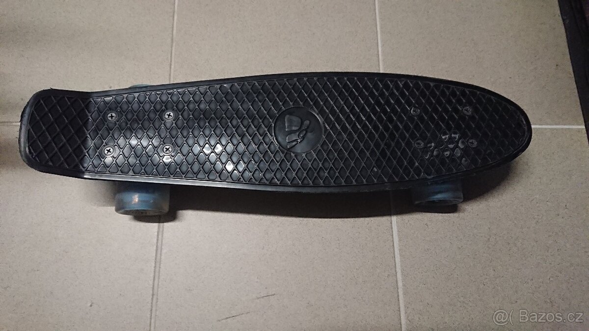 Dětský Skateboard Meteor Black Light s LED kolečky