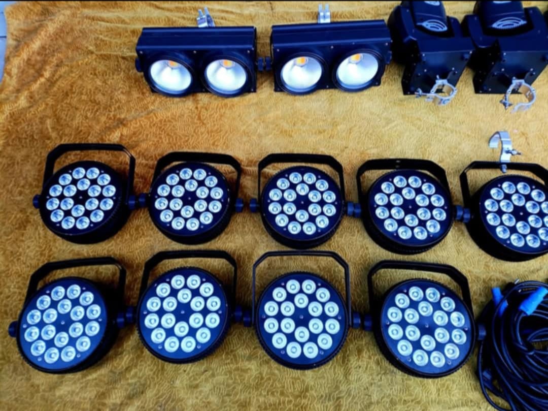 Prodám Beam hlavy ,Led páry ,Led blindery