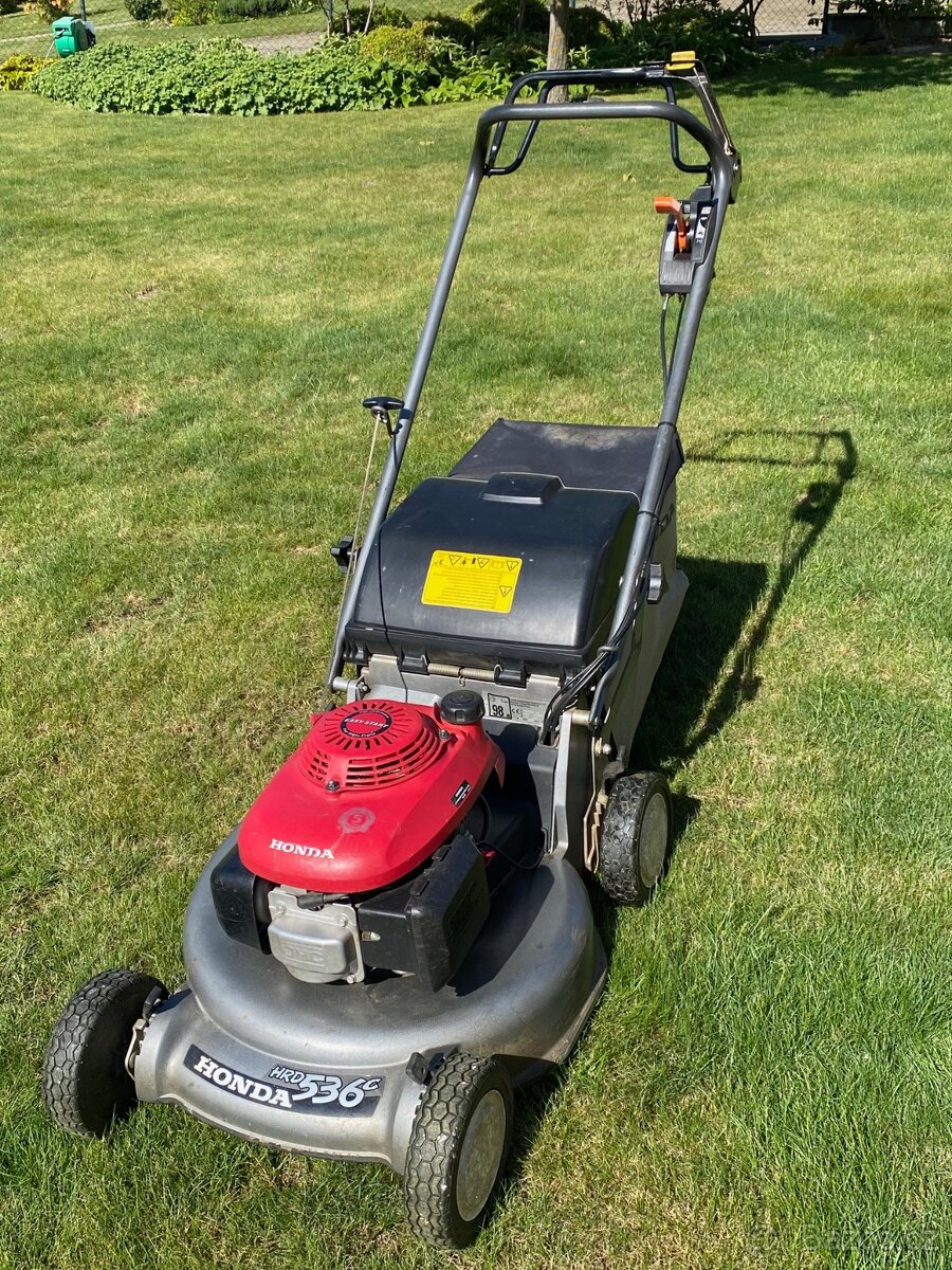 Benzínová sekačka Honda HRD 536