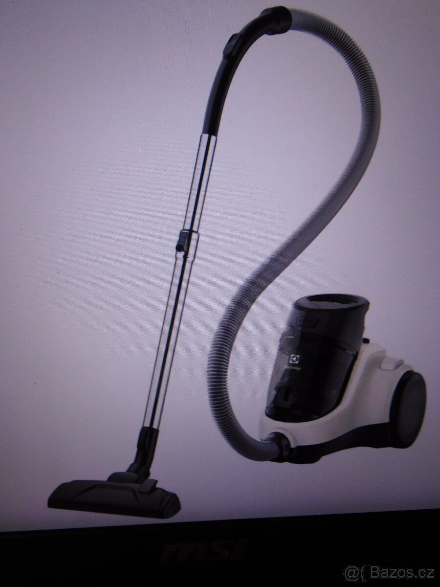 Prodám nový Elektrolux vysavač