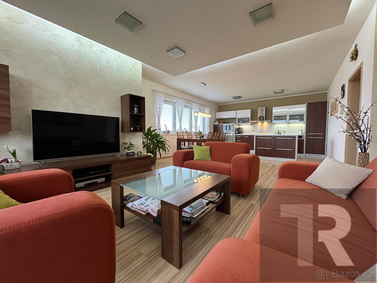 Prodej bytu 3+kk+B, 108 m2 s venkovním parkovacím stáním v P