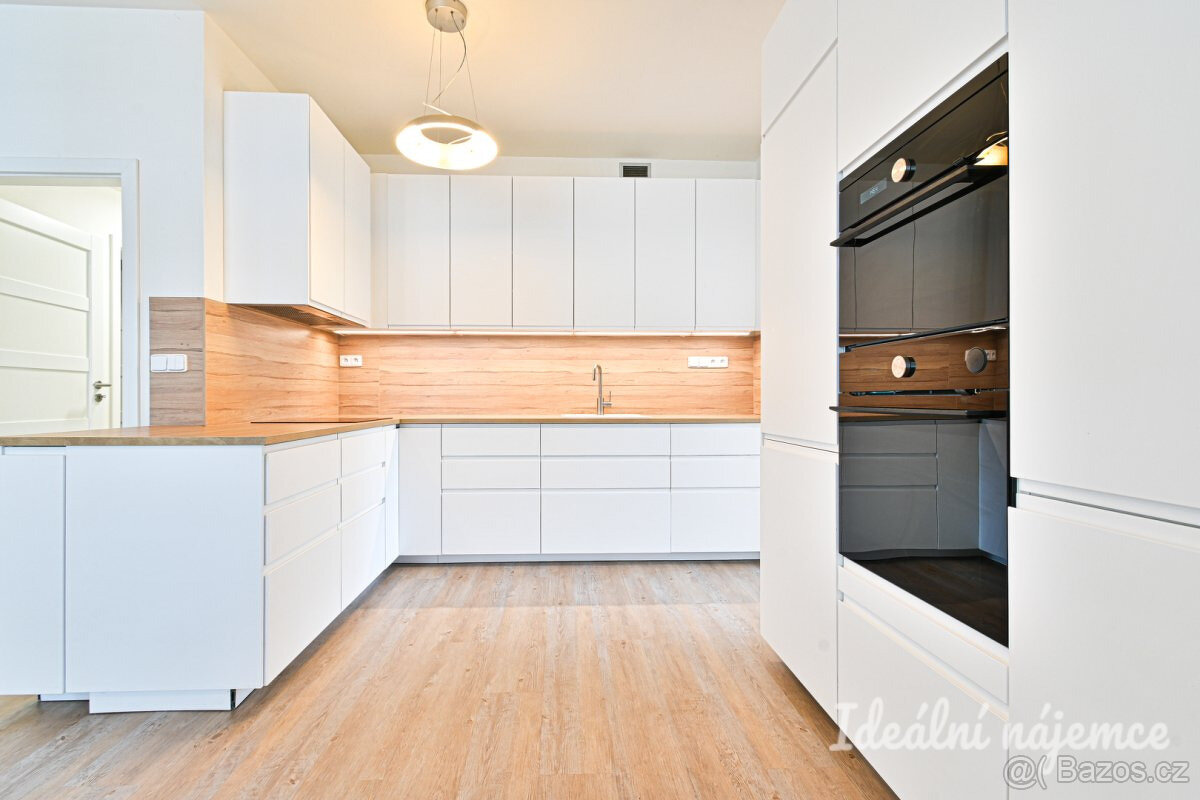 Pronájem bytu 4+kk, Křenová, Trnitá,  32.000 Kč/měs, 99 m2