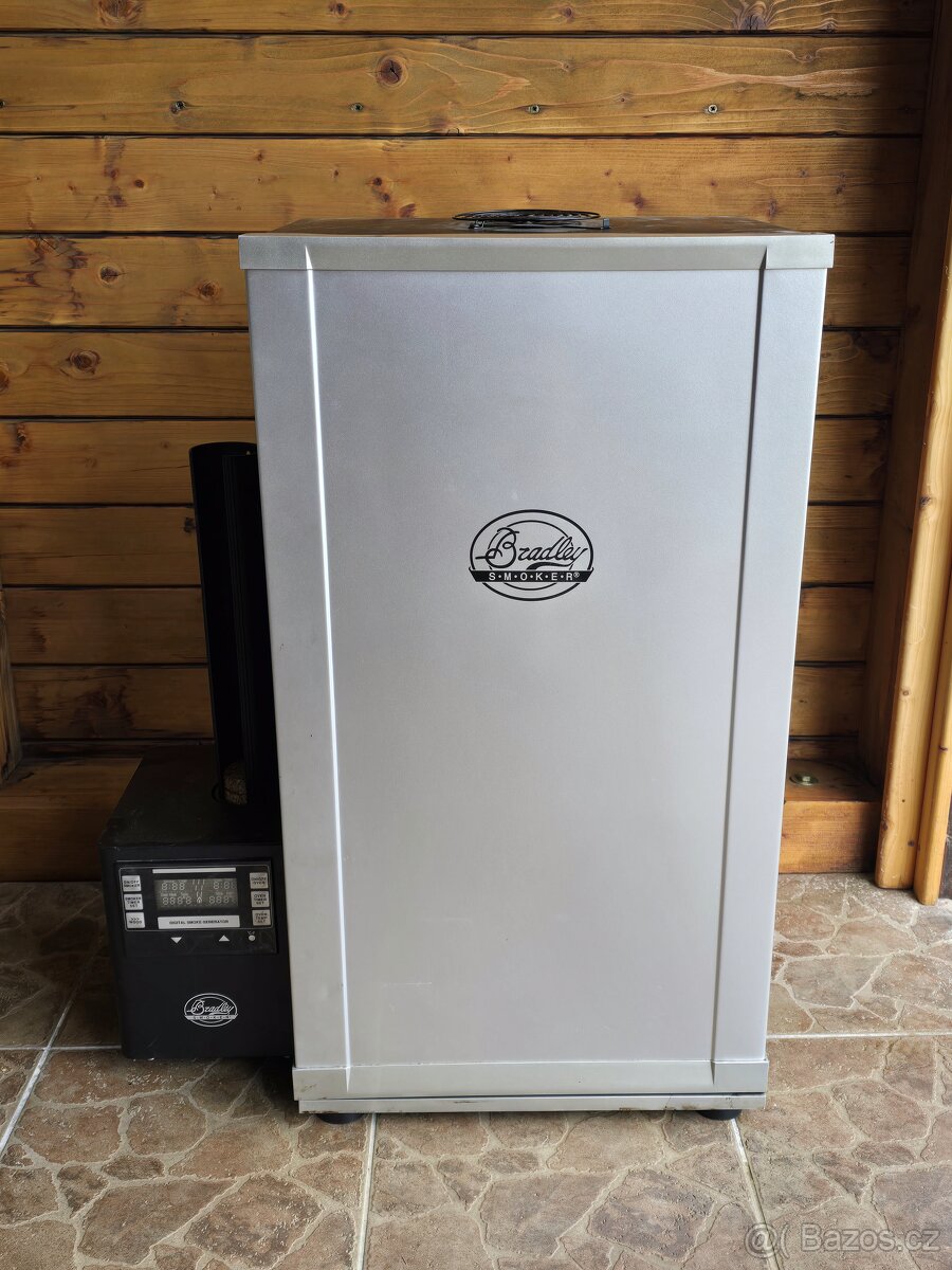 Udírna Bradley Digital Smoker 4 Rack
