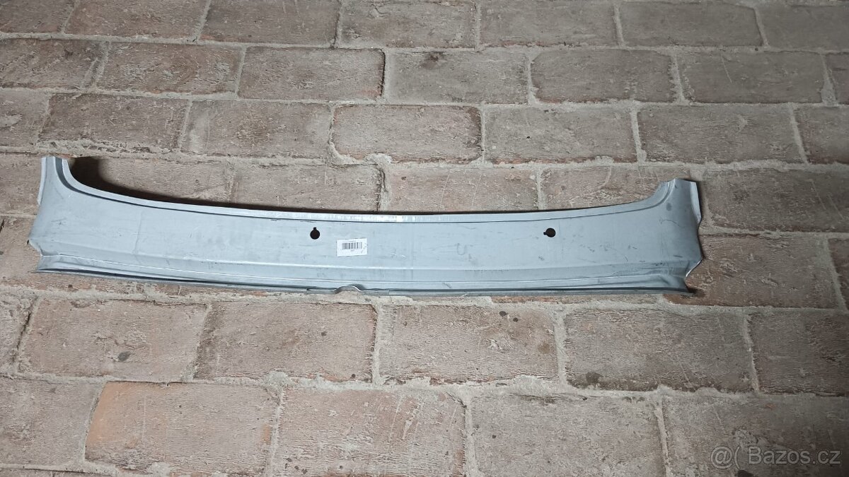 Torpédo, plech pod čelní sklo Fiat 126