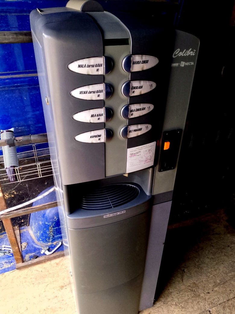 Automat, kafe s mincovnikem, doprava