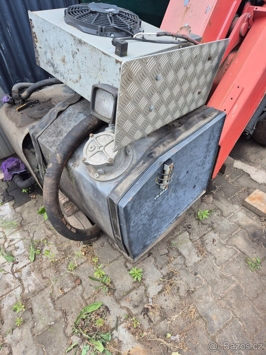 Hydraulická nádrž cca 200l+chladič