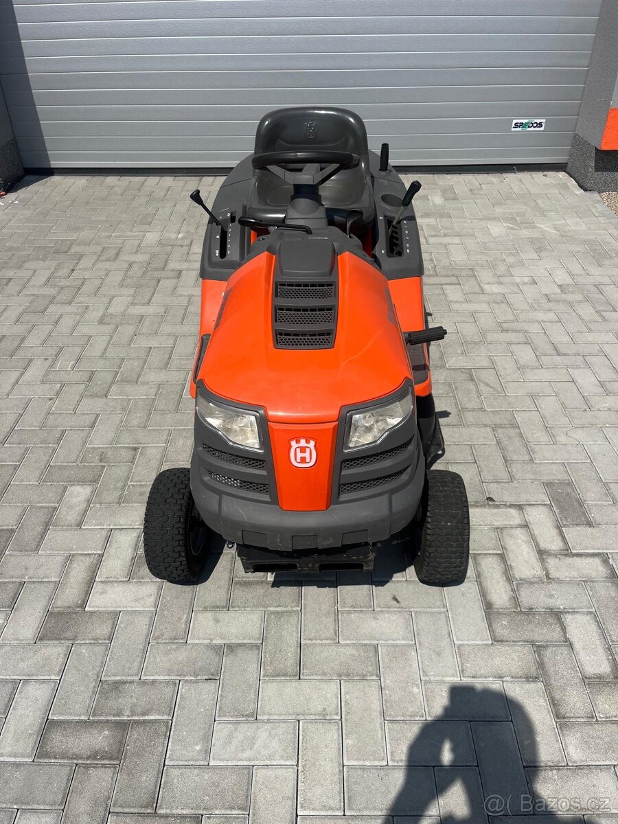 Zahradní traktor Husqvarna CT126