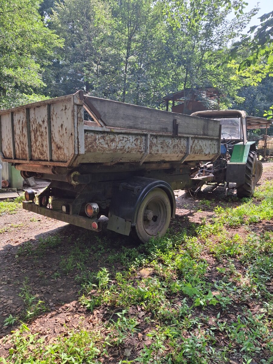 Lanový kontejnerovy přívěs za traktor