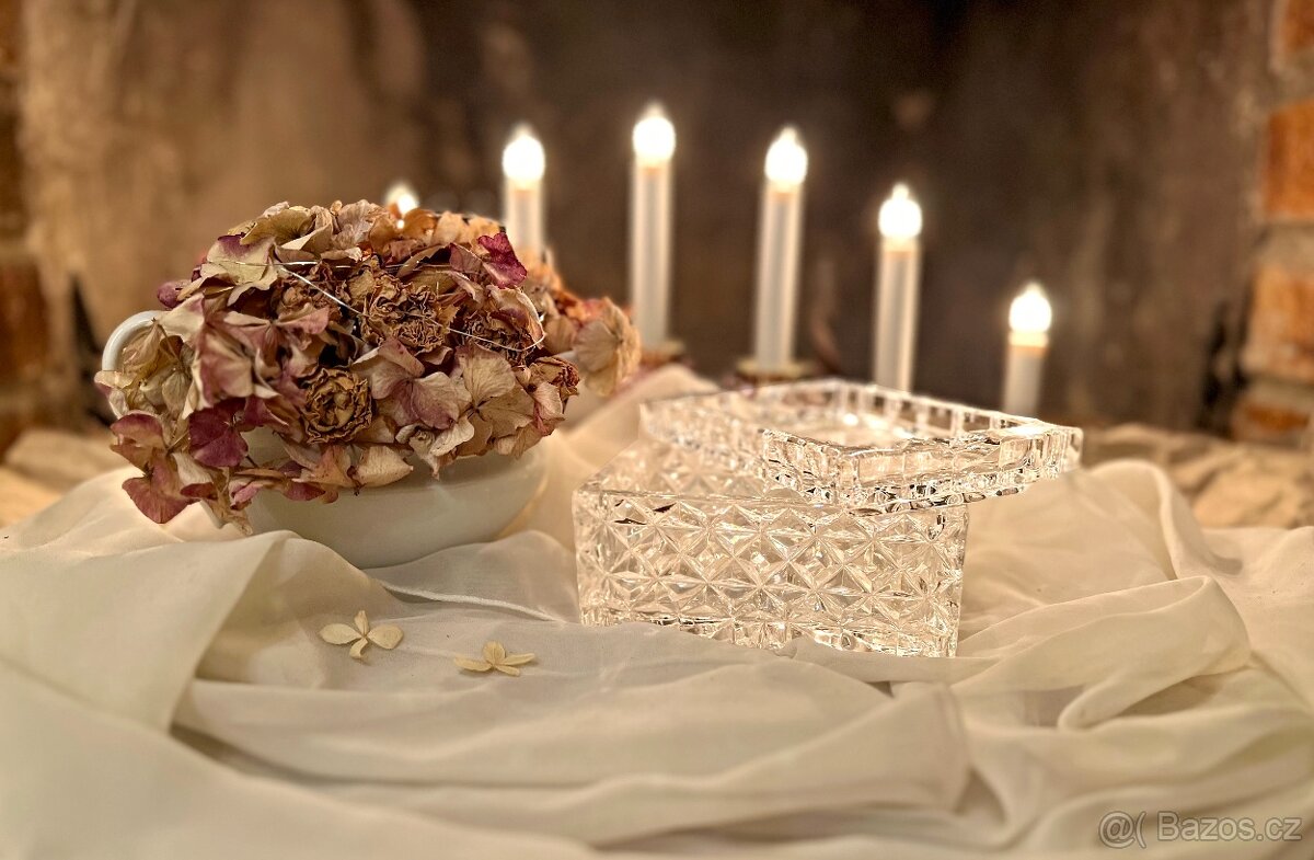 Bohemia Crystal Křišťálová zavíratelná dóza i popelník