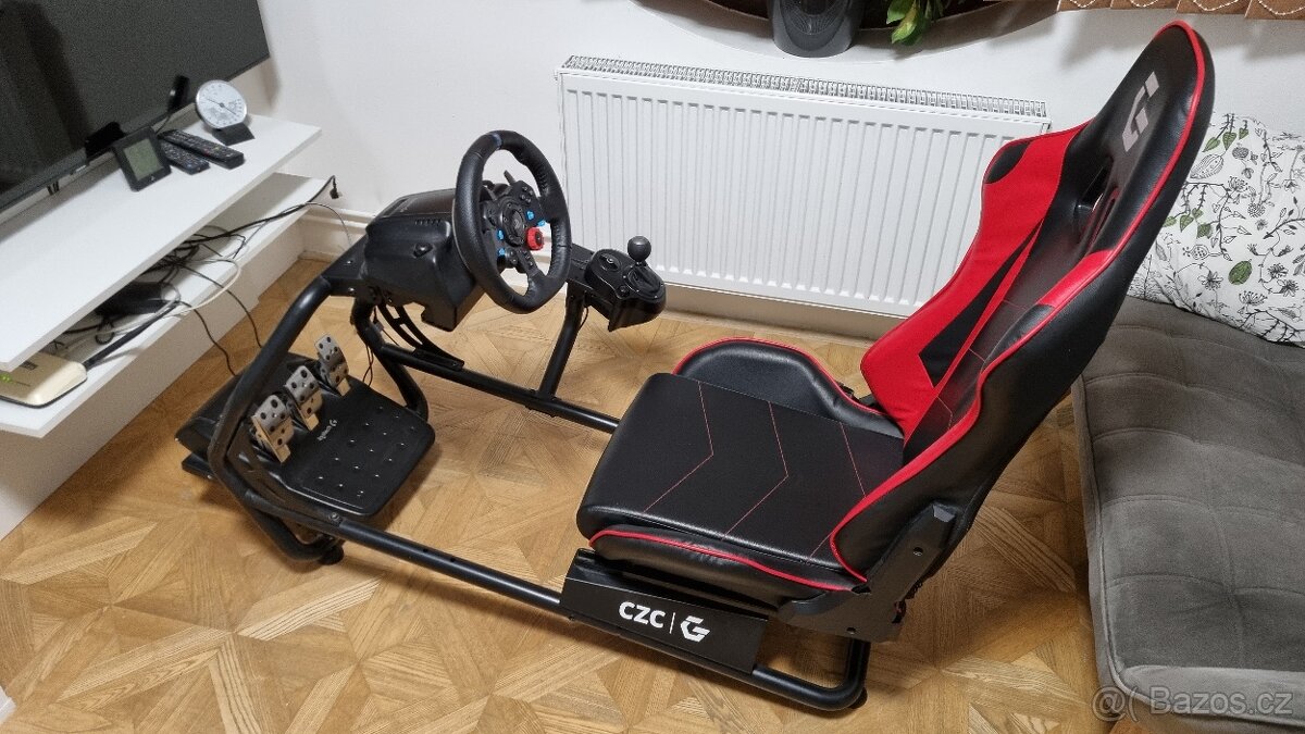 Herní racing set  - Logitech volant, pedály a řadicí páka