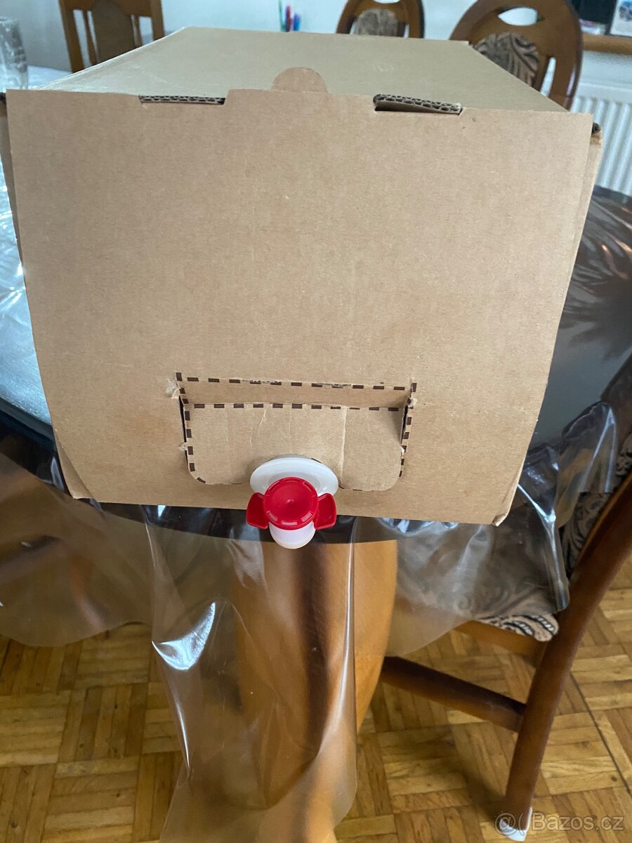 Domaci mošt jablecny