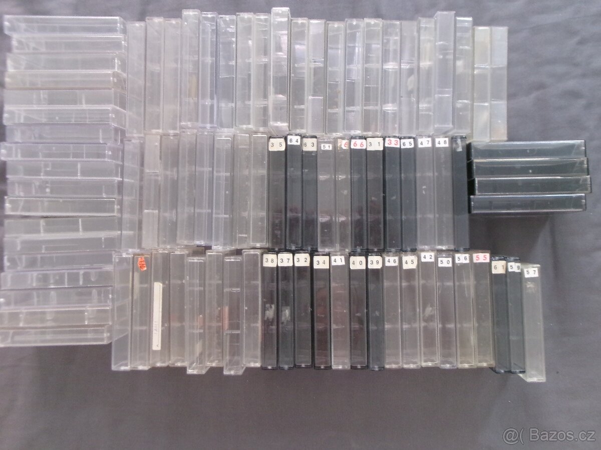 Obaly na MC kazety - 87 kusů.