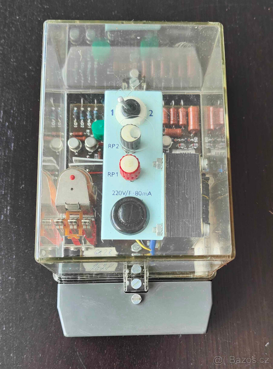 Relé BX - UPa - J 220V JZD Rudý Říjen