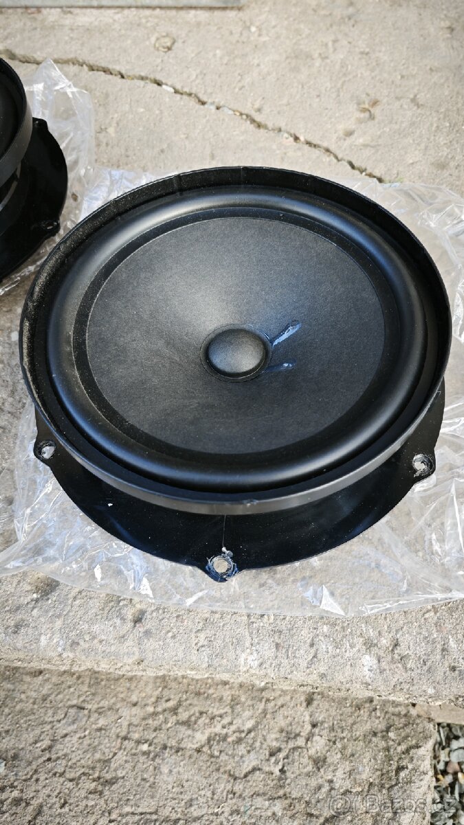 škoda Yeti přední reproduktory