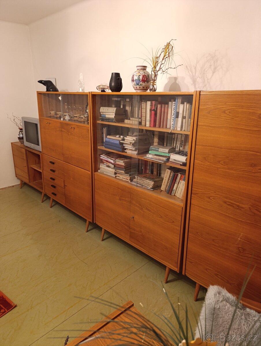 Retro obývací stěna
