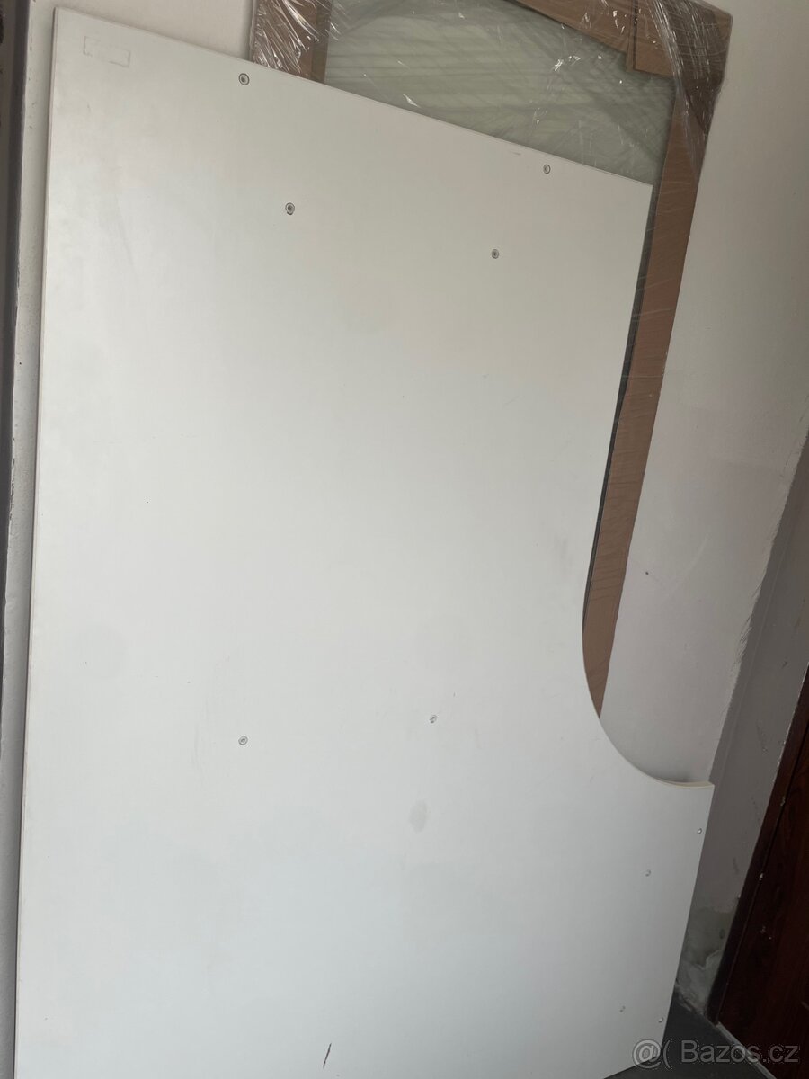 Kancelářský stůl ikea