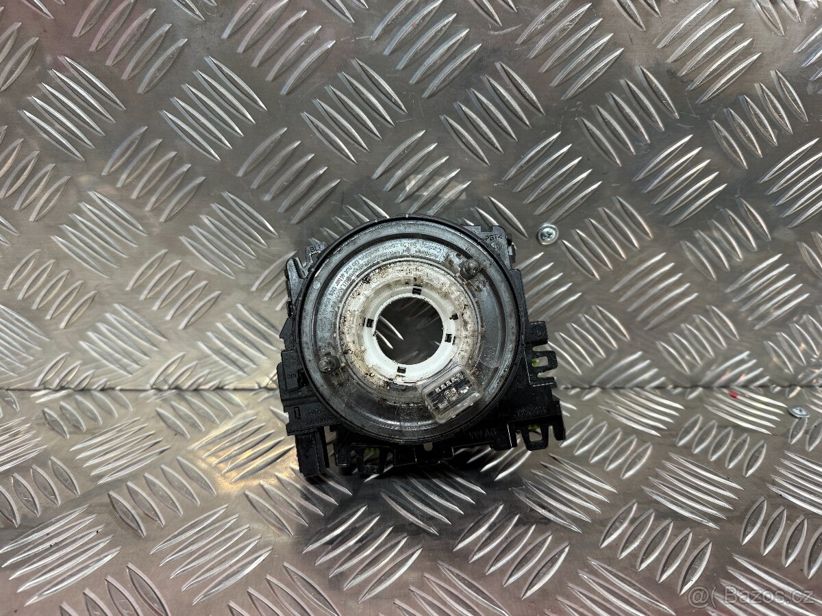 VOLANTOVÝ KROUŽEK 5K0953549E