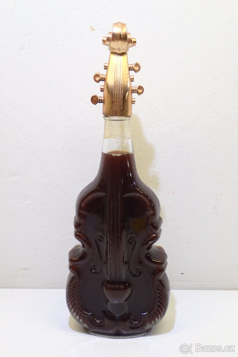 Láhev ve tvaru houslí