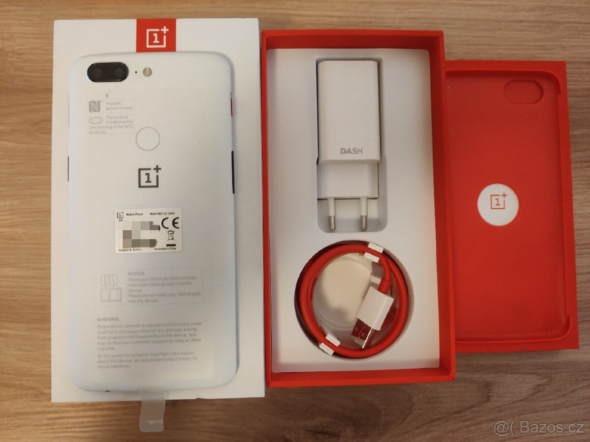 Nový OnePlus OnePlus 5T 4G 128GB Dual-SIM bílá