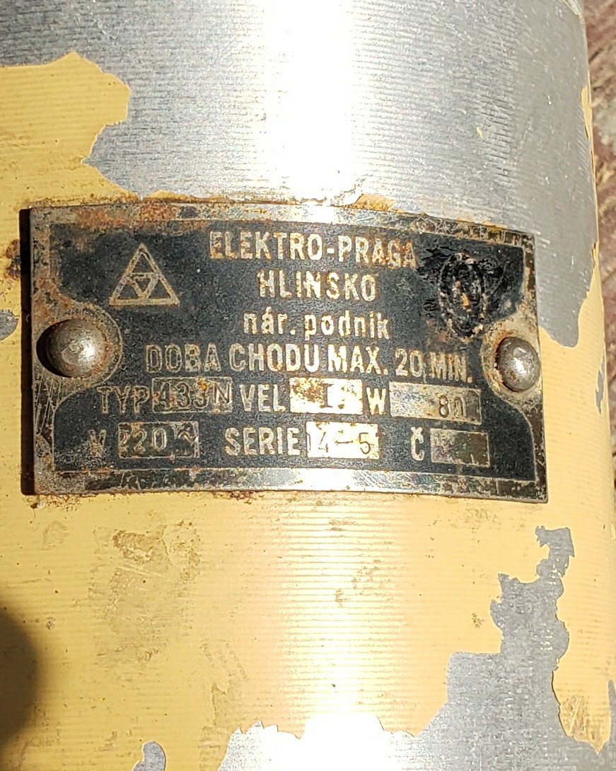 Starozitny motor mixéru Elektro Praga Hlinsko.