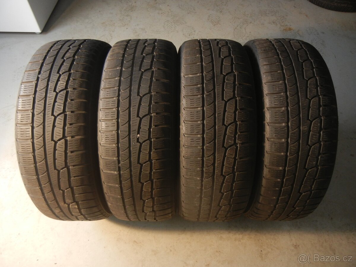 Zimní pneu Nokian 235/60R17