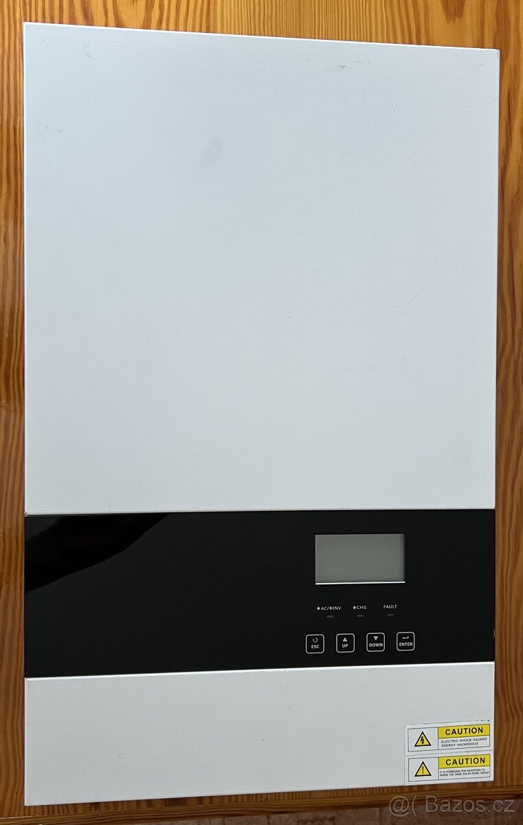 Hybridní střídač/měnič REVO VM II 5,5kW/48VDC