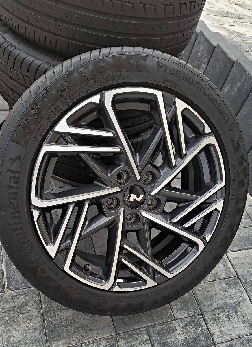 18 originál HYUNDAI KONA N-Line ☀️Continental 235/45R18 TMPS