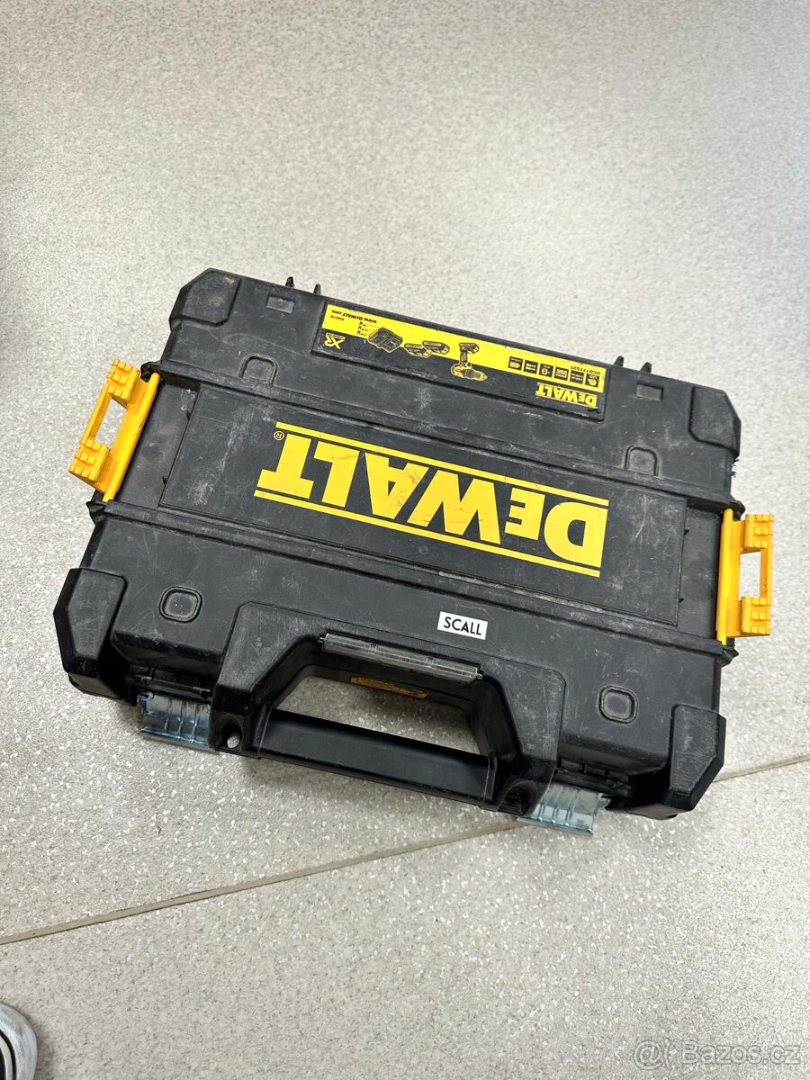 2x kufr DeWALT