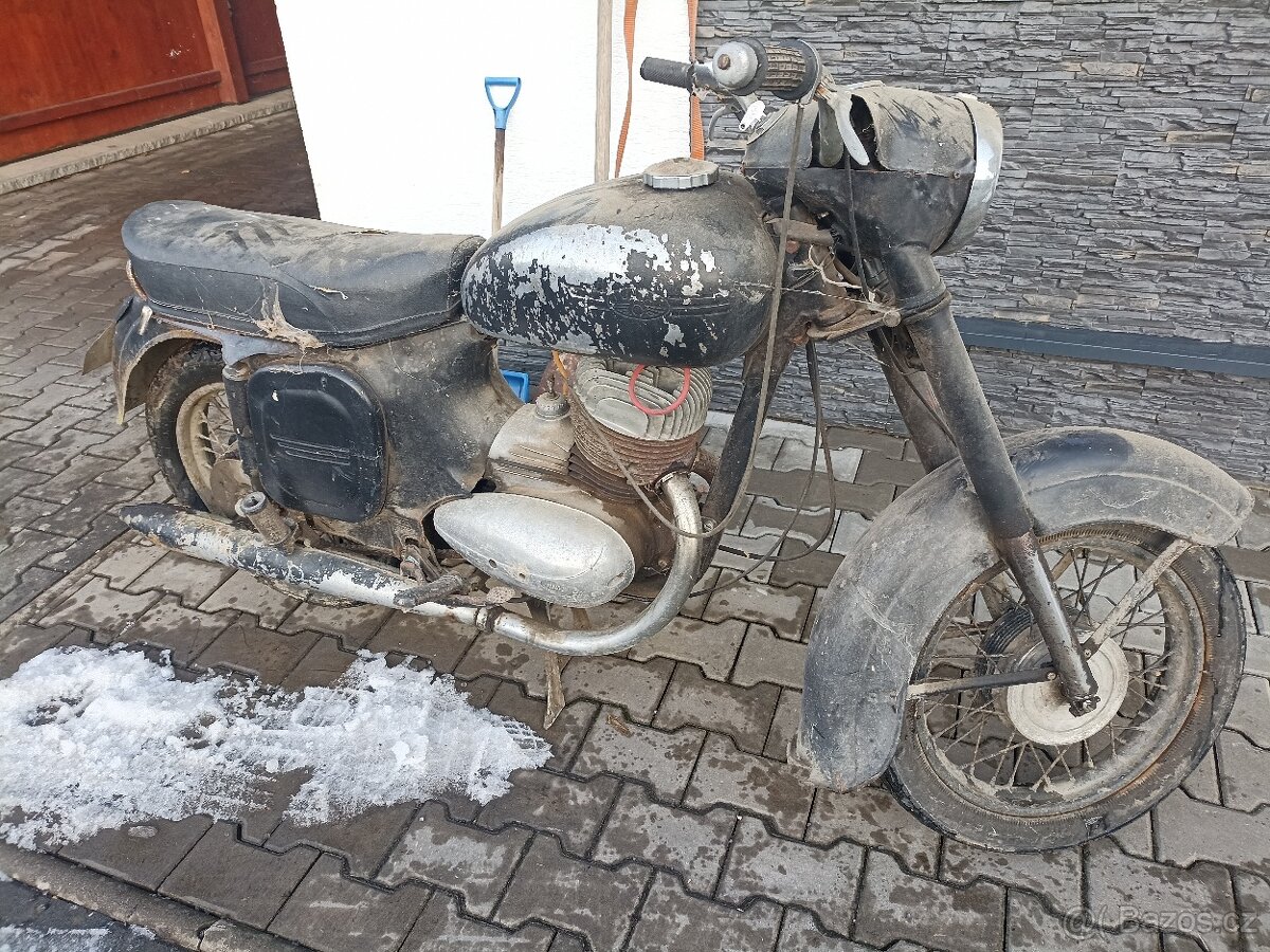 Jawa 559 nebo 592