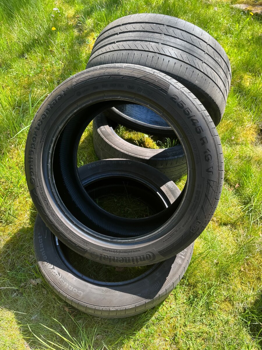 255/45/19