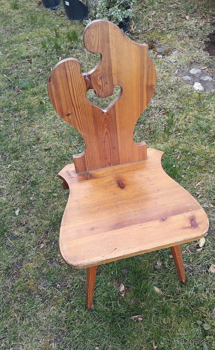Dřevěné židle retro