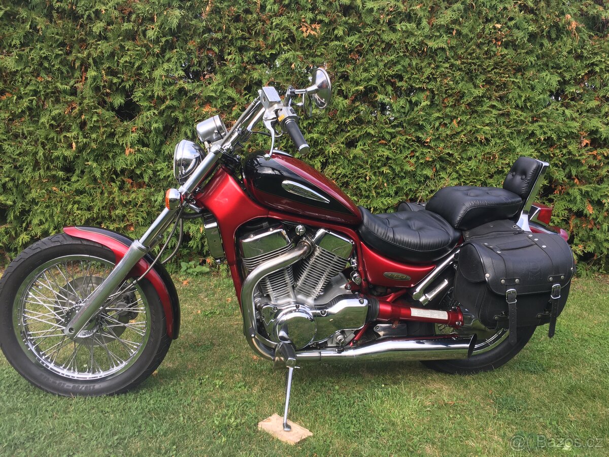 Suzuki vs 1400 Intruder