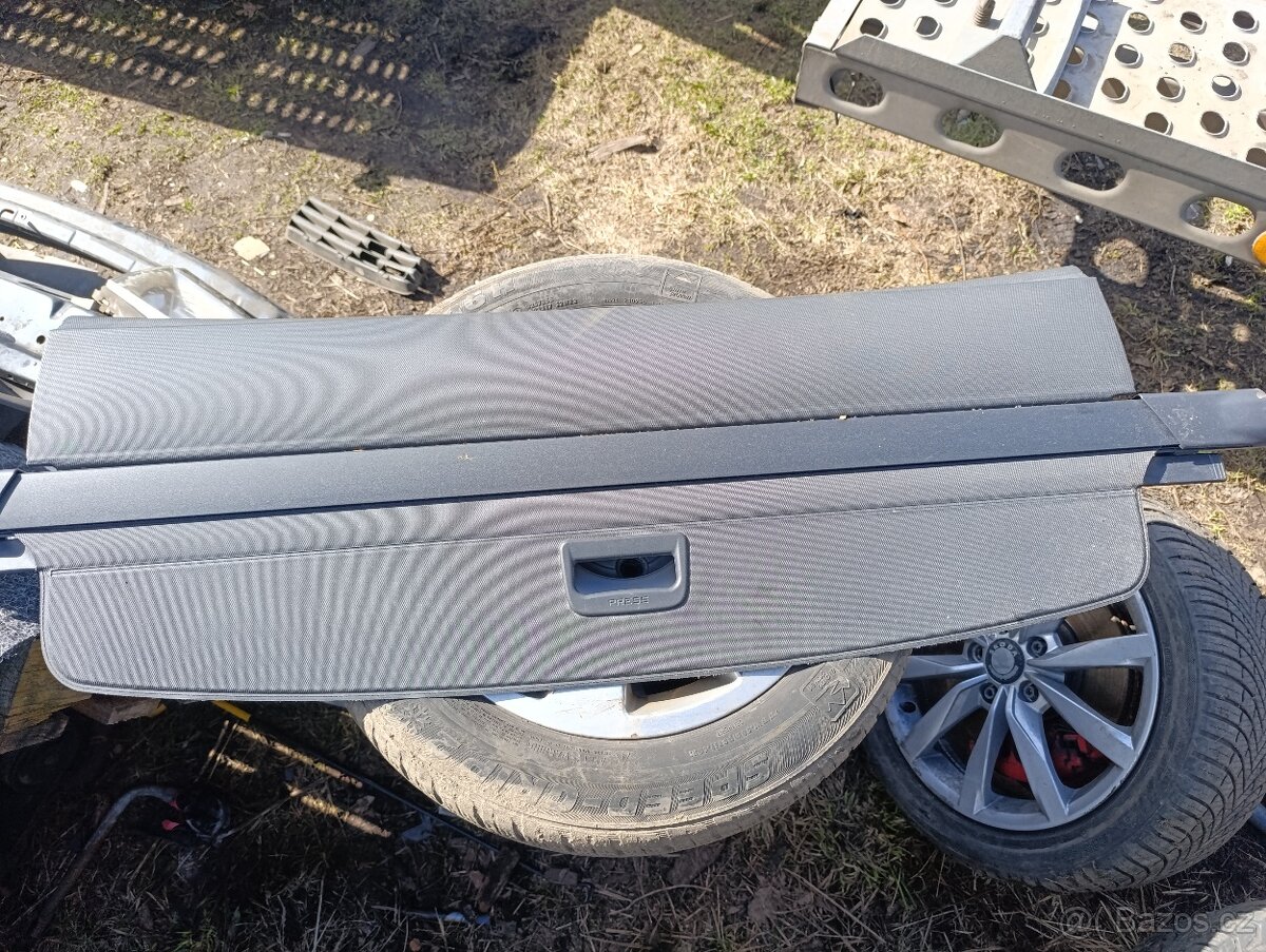 Roleta kufru Octavia 2 combi