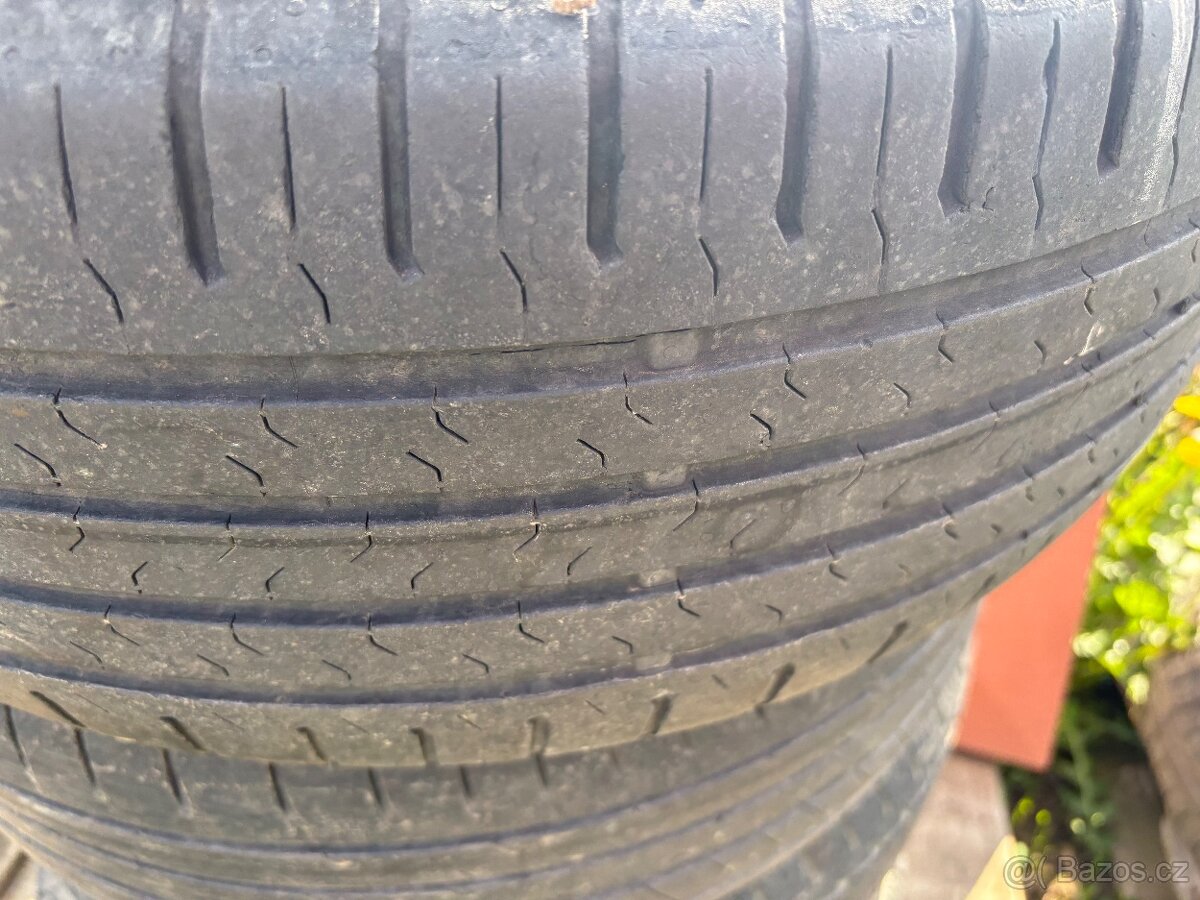 4ks letnich pneu 215/55r17