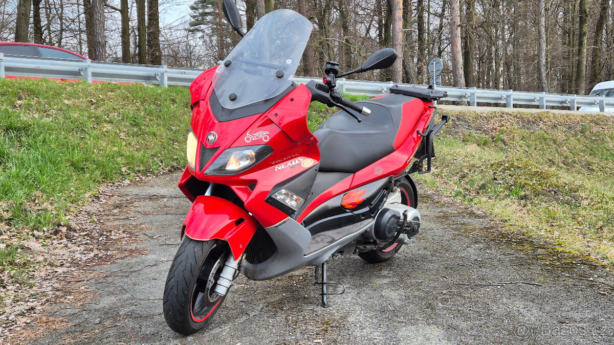 Gilera Nexus 500 maxi skútr