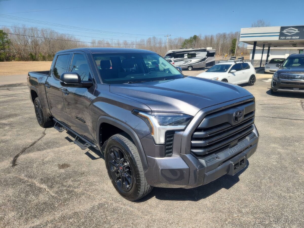 2023 Toyota Tundra SR5 3.4